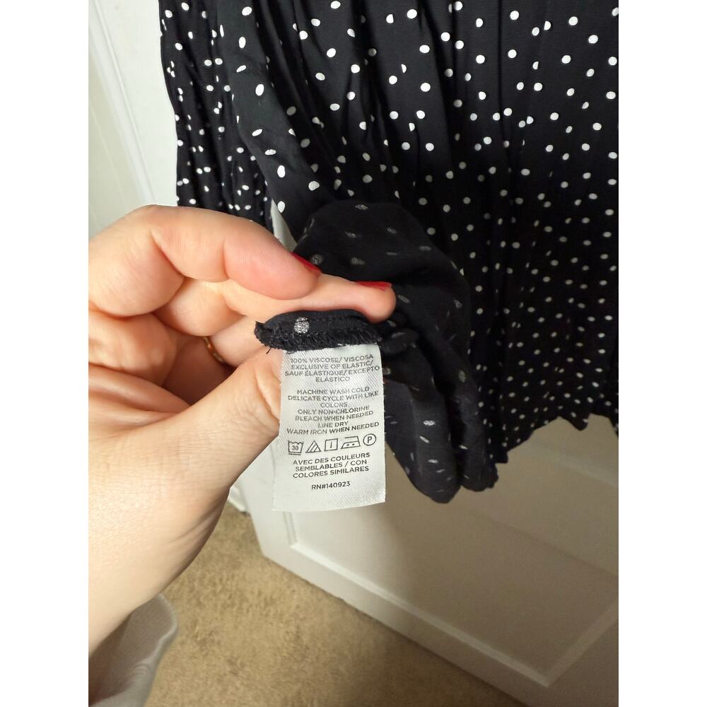 Loft Black White Polka Dot Smocked Ruffle Girly Relaxed Blouse Top Women's XL - Picture 5 of 6
